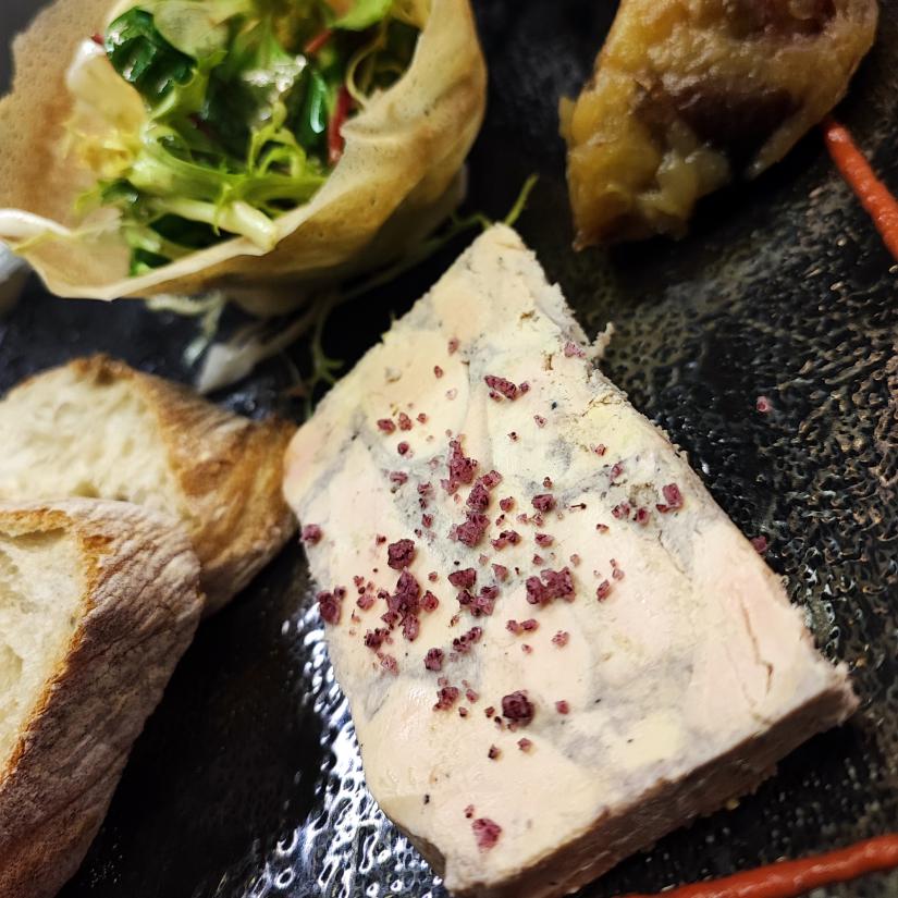 Marbré de foie gras au syrah, chutney pommes et dattes Medjool